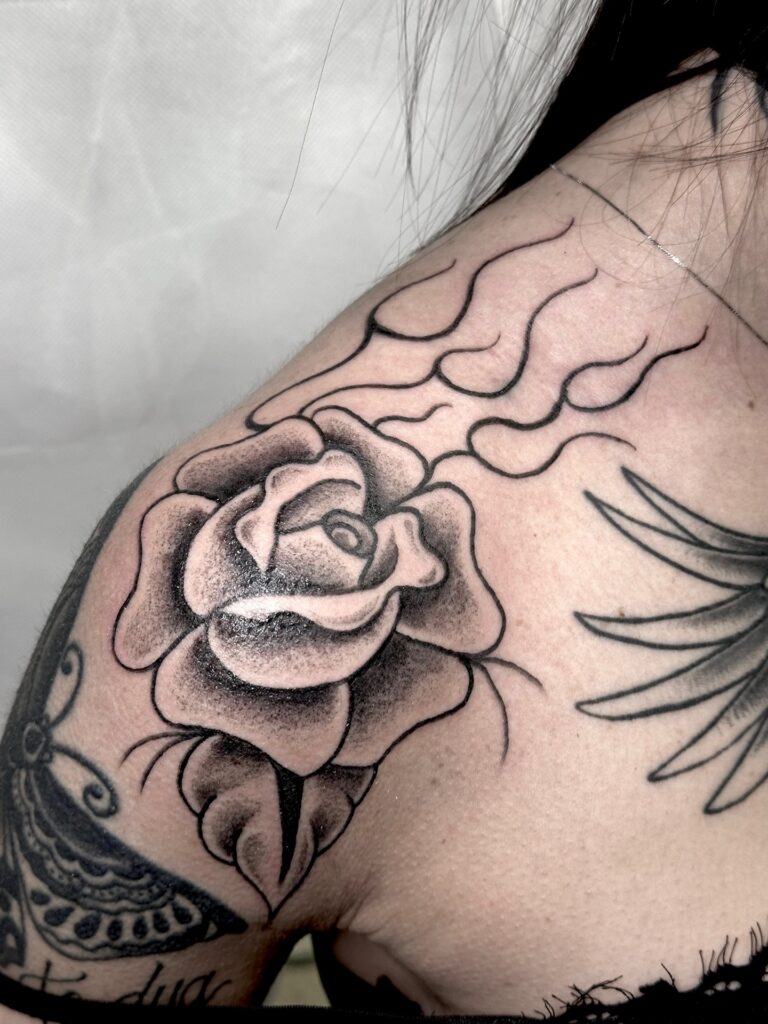 rose su spalla -greta